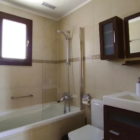 Julia I - Luxury 3-br Retreat With Sea & Mountain Views Casa vacanze *