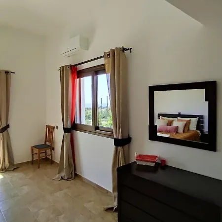 Dom wakacyjny Julia I - Luxury 3-br Retreat With Sea & Mountain Views *