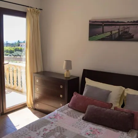 Σπίτι διακοπών Julia I - Luxury 3-br Retreat With Sea & Mountain Views