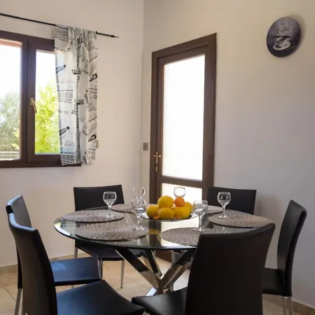 Julia I - Luxury 3-br Retreat With Sea & Mountain Views Peyia