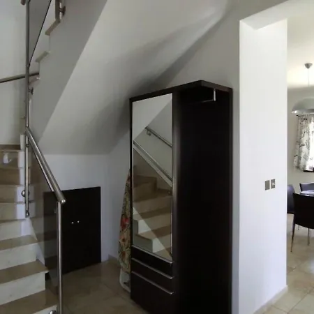 Julia I - Luxury 3-br Retreat With Sea & Mountain Views Casa vacanze