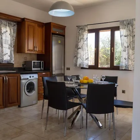 Julia I - Luxury 3-br Retreat With Sea & Mountain Views