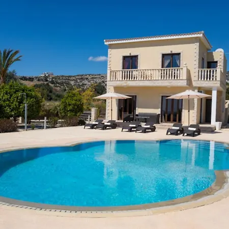 Julia I - Luxury 3-br Retreat With Sea & Mountain Views Casa vacanze