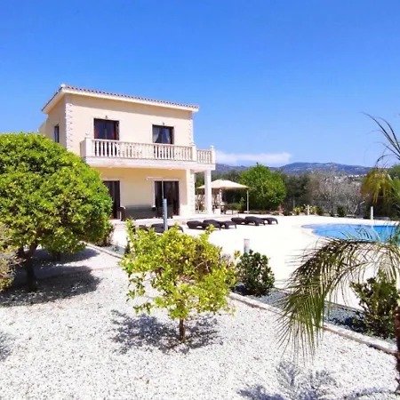 Julia I - Luxury 3-br Retreat With Sea & Mountain Views Πέγεια