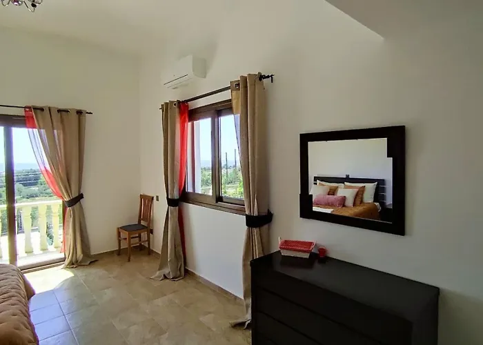 Σπίτι διακοπών Julia I - Luxury 3-br Retreat With Sea & Mountain Views *