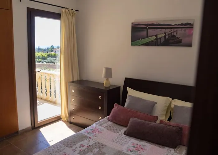 Σπίτι διακοπών Julia I - Luxury 3-br Retreat With Sea & Mountain Views