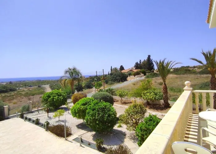Σπίτι διακοπών Julia I - Luxury 3-br Retreat With Sea & Mountain Views *