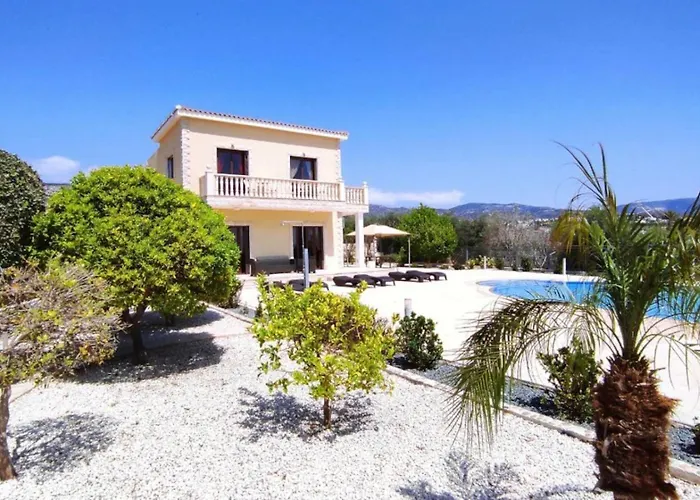 Julia I - Luxury 3-br Retreat With Sea & Mountain Views Πέγεια