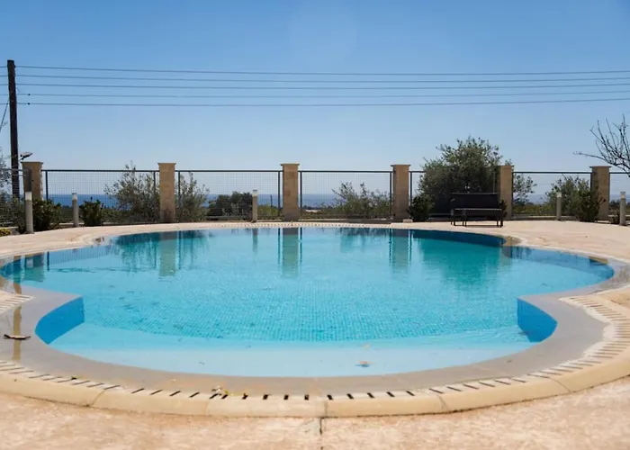 Julia I - Luxury 3-br Retreat With Sea & Mountain Views Prázdninový dům Pegeia